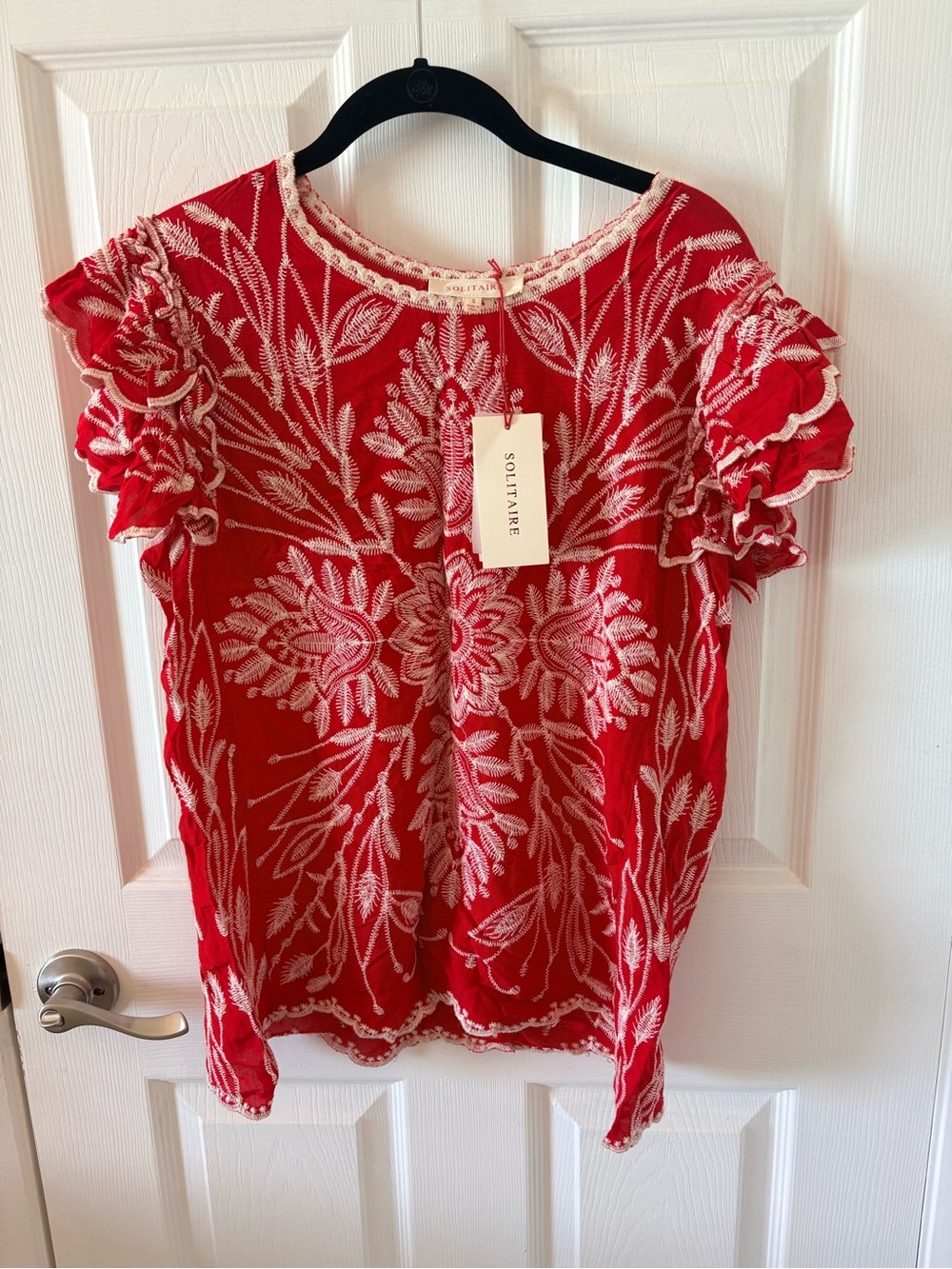 Solitaire Red Floral Embroidered Ruffle Sleeve Blouse Size Small - Picture 2 of 5